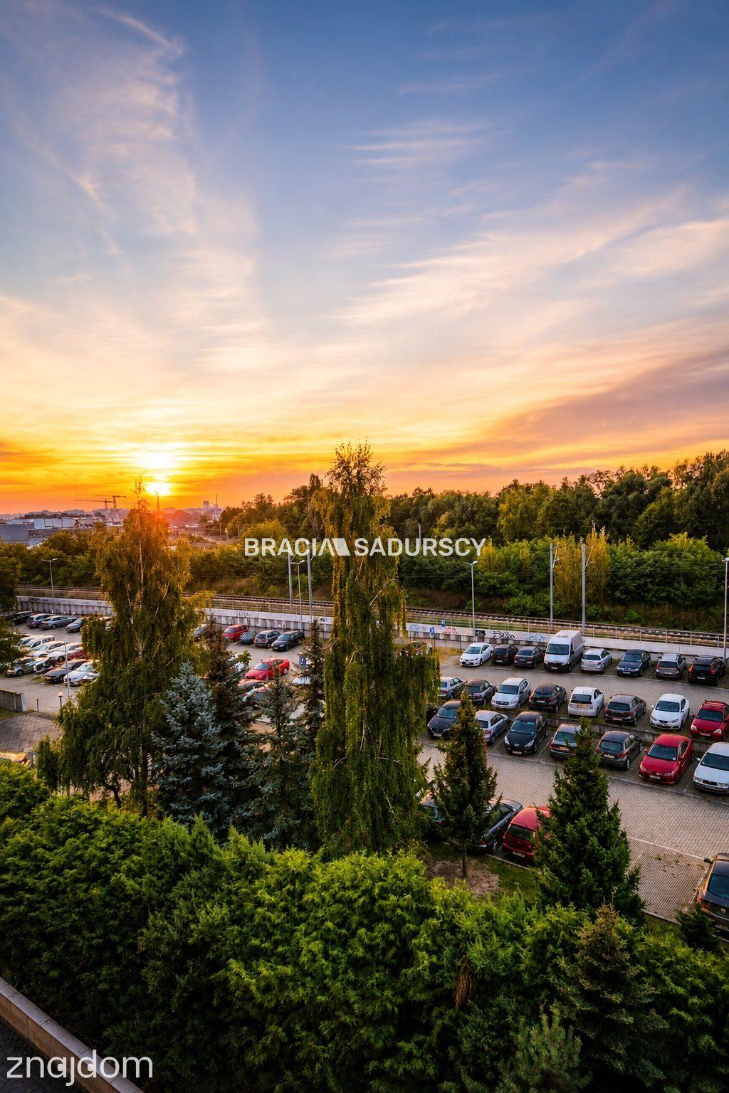 Mieszkanie z widokiem, balkon, winda, garaż - zdjęcie 24