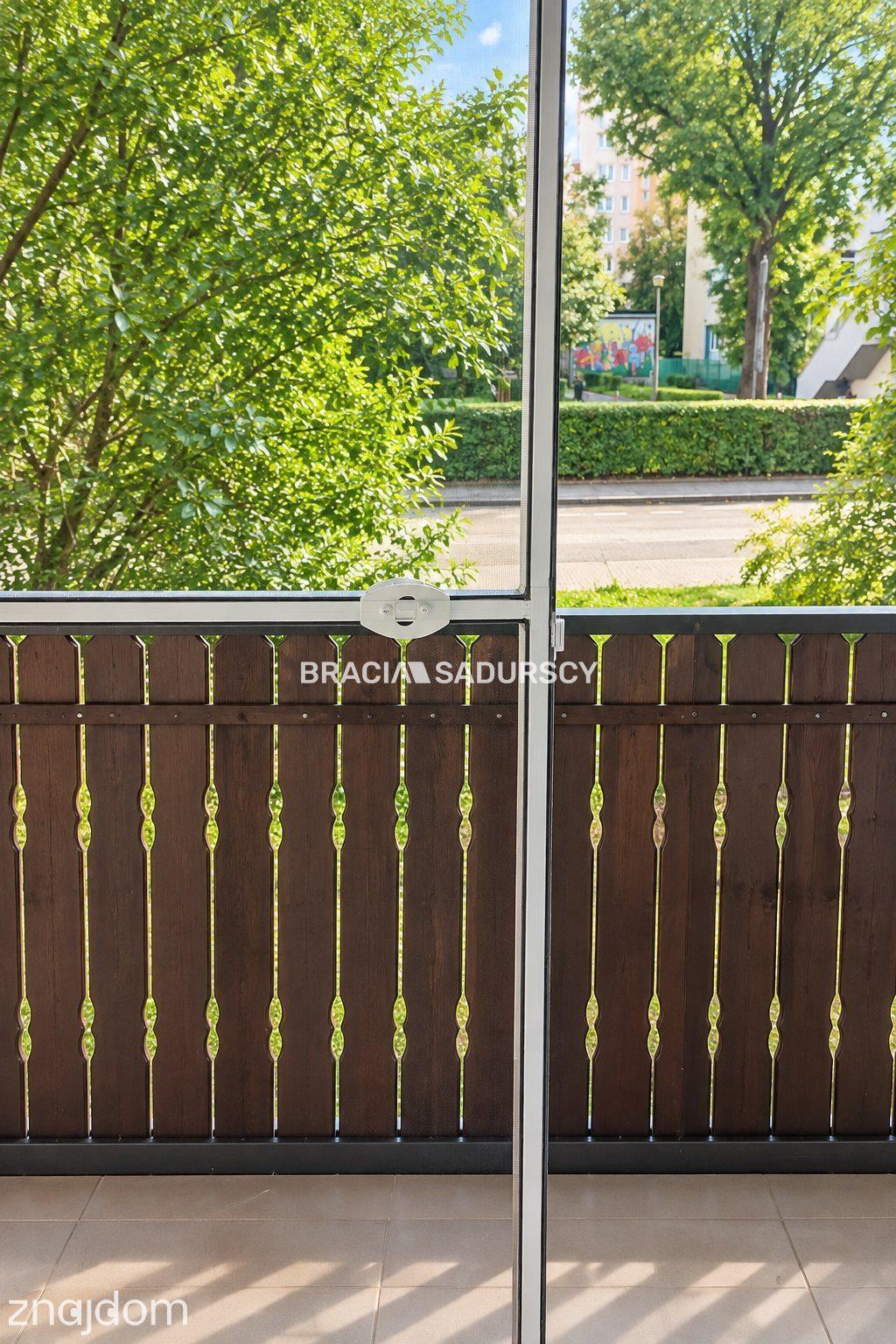 Podwawelskie, 3 pokoje, loggia - zdjęcie 21