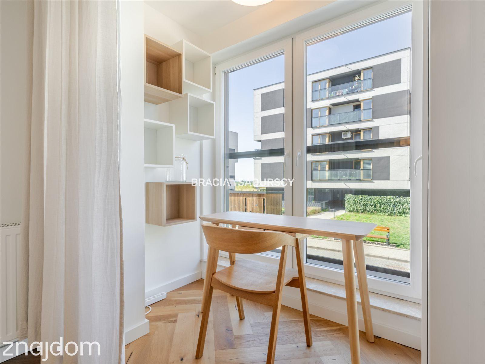 Kawalerka I piętro winda balkon garaż - zdjęcie 16