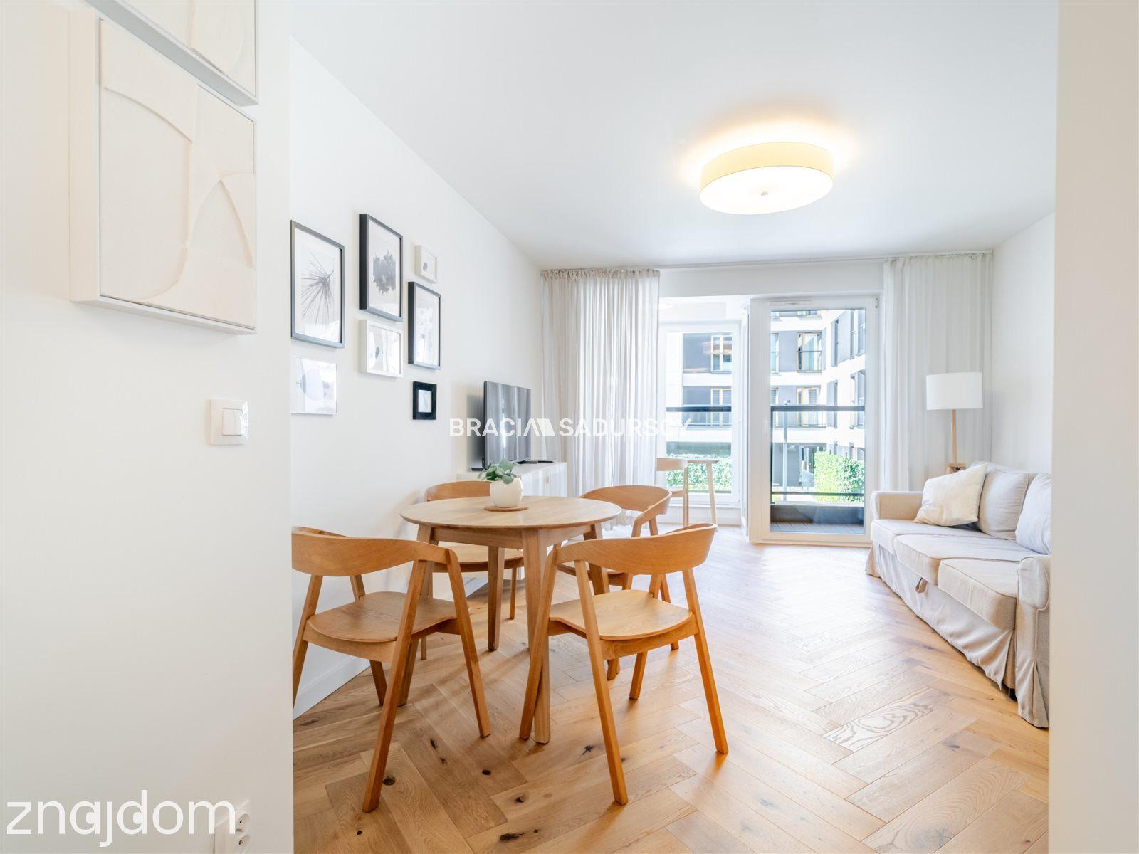 Kawalerka I piętro winda balkon garaż - zdjęcie 21