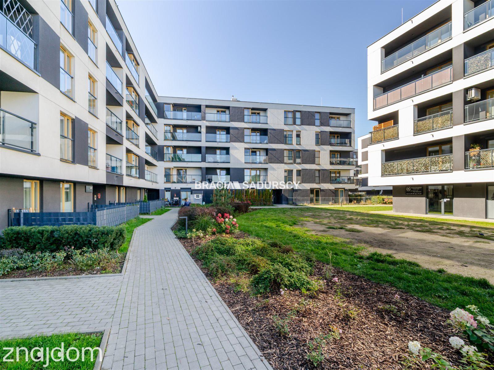 Kawalerka I piętro winda balkon garaż - zdjęcie 30