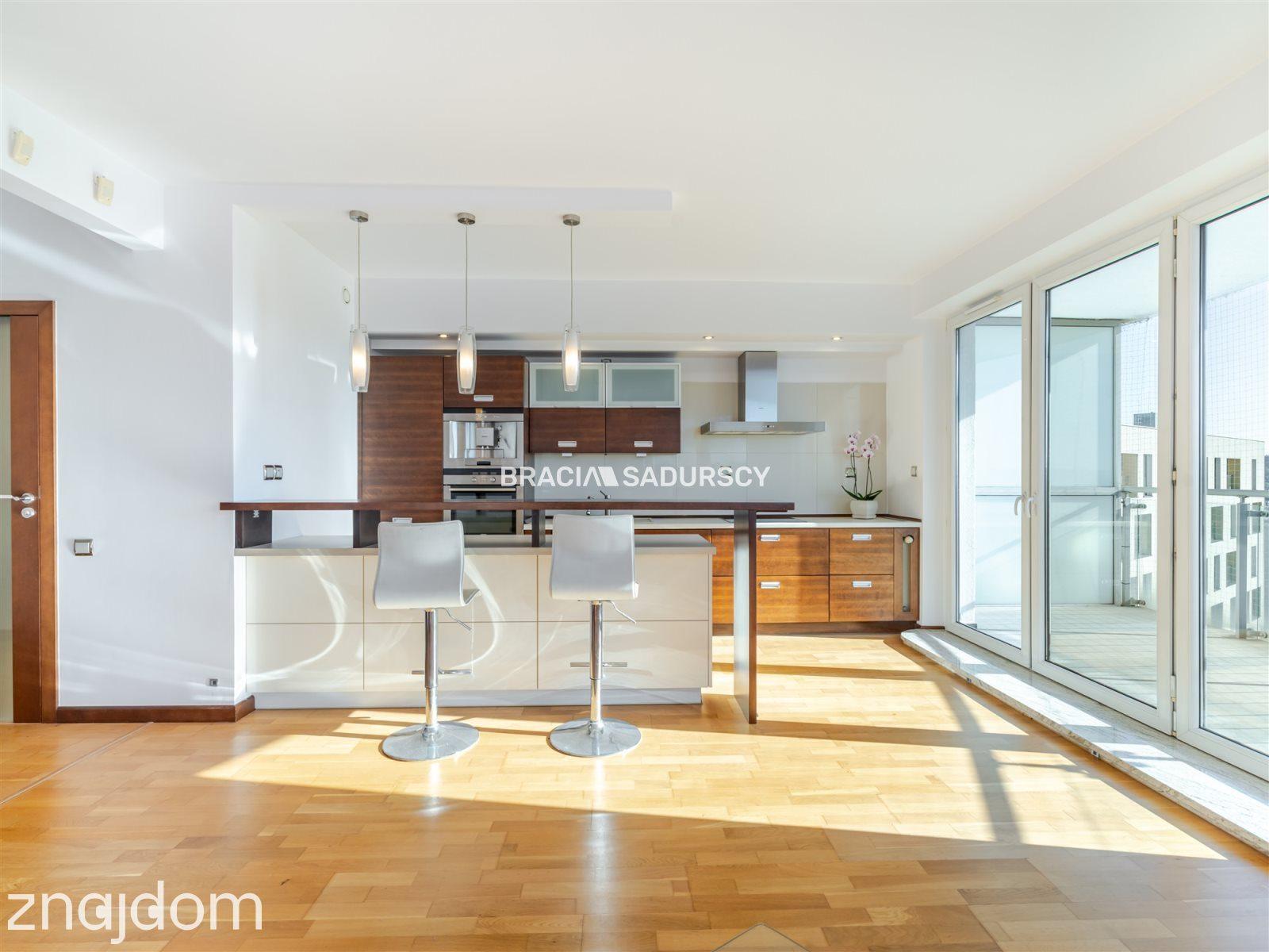 Bronowice Salwator Tower 13 piętro widok balkon - zdjęcie 11