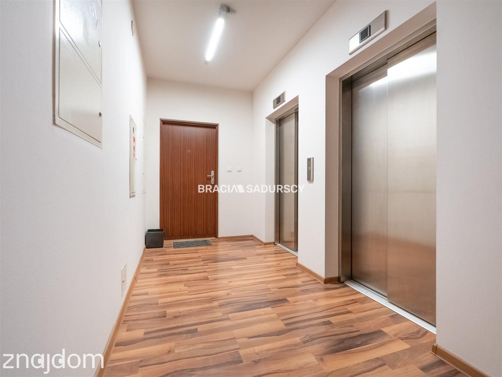 Bronowice Salwator Tower 13 piętro widok balkon - zdjęcie 19