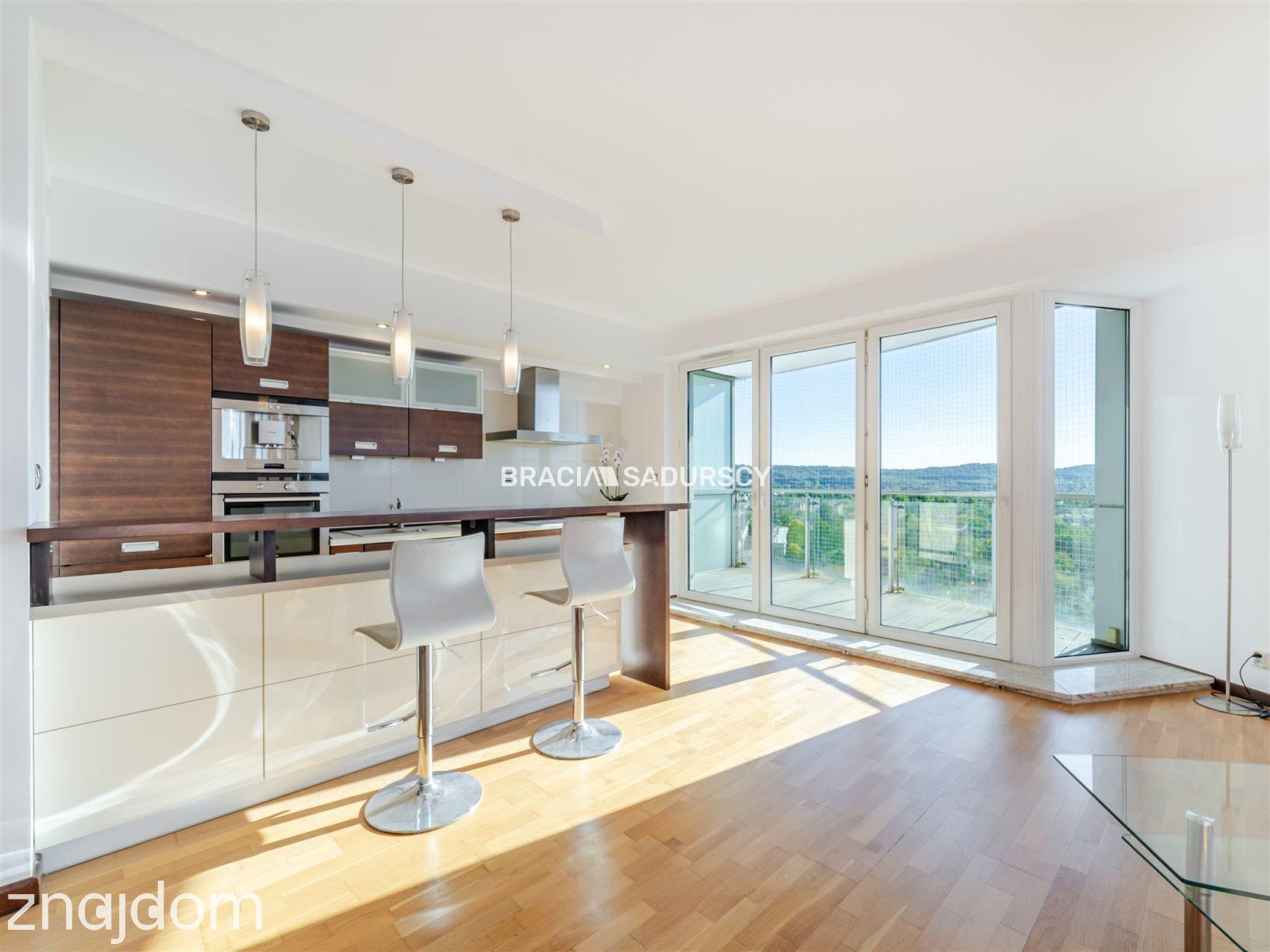 Bronowice Salwator Tower 13 piętro widok balkon - zdjęcie 5