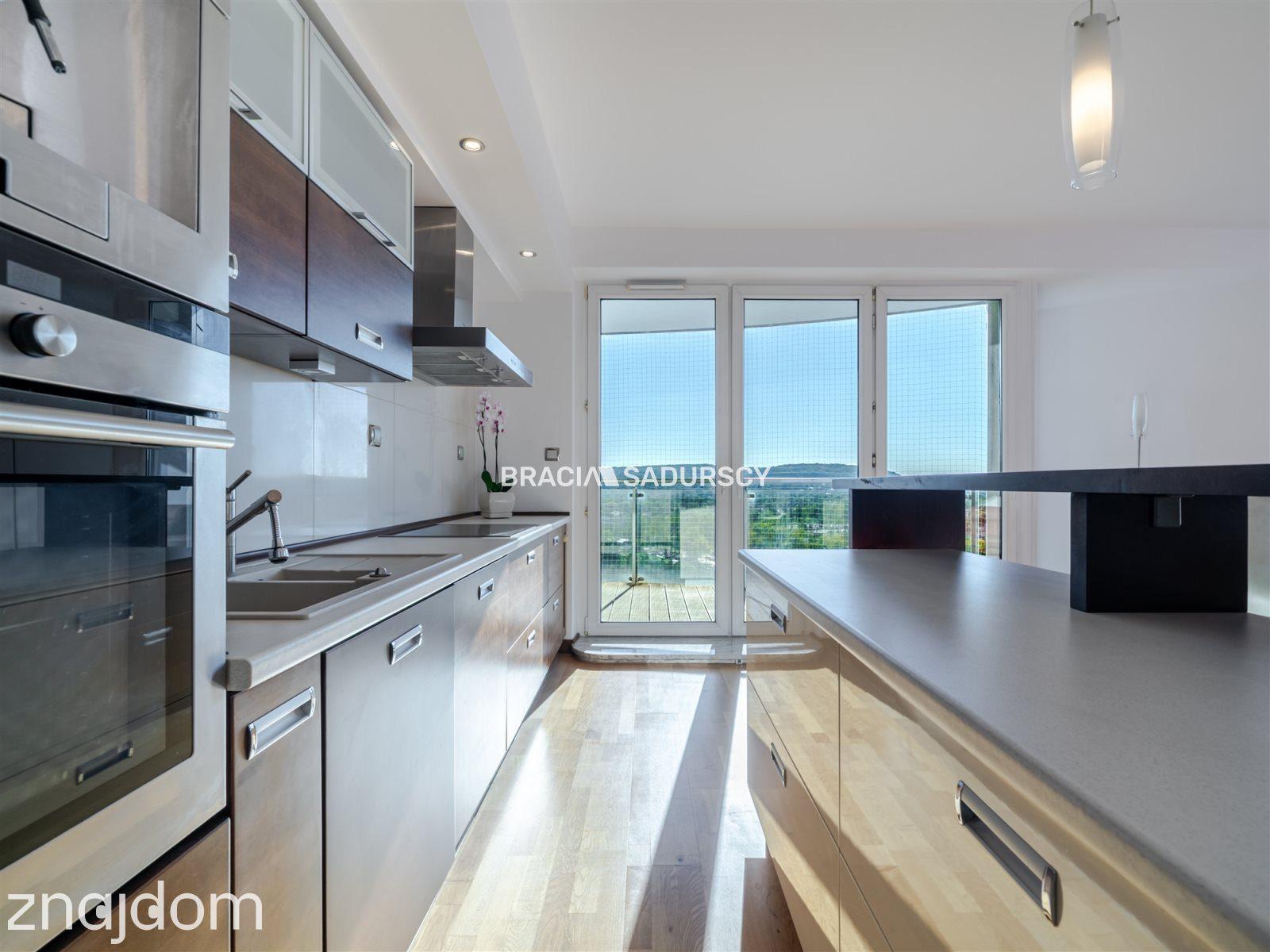 Bronowice Salwator Tower 13 piętro widok balkon - zdjęcie 6