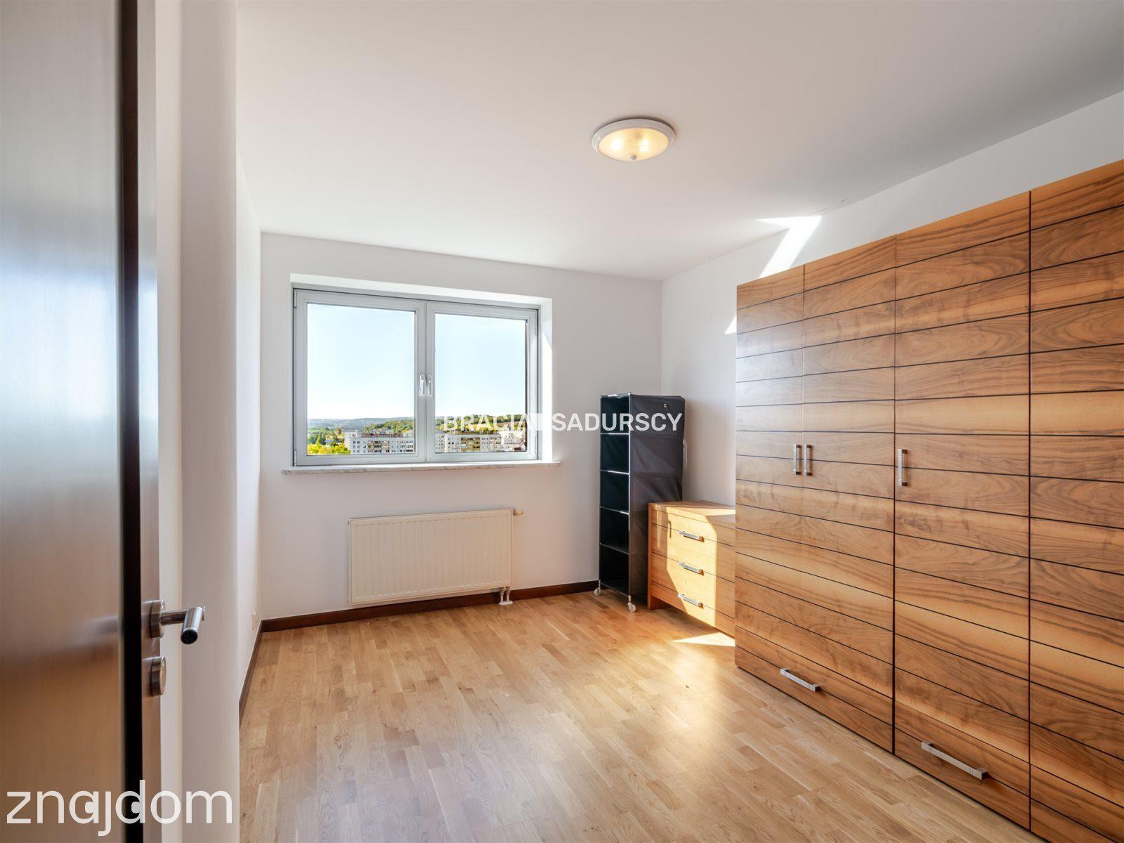 Bronowice Salwator Tower 13 piętro widok balkon - zdjęcie 8