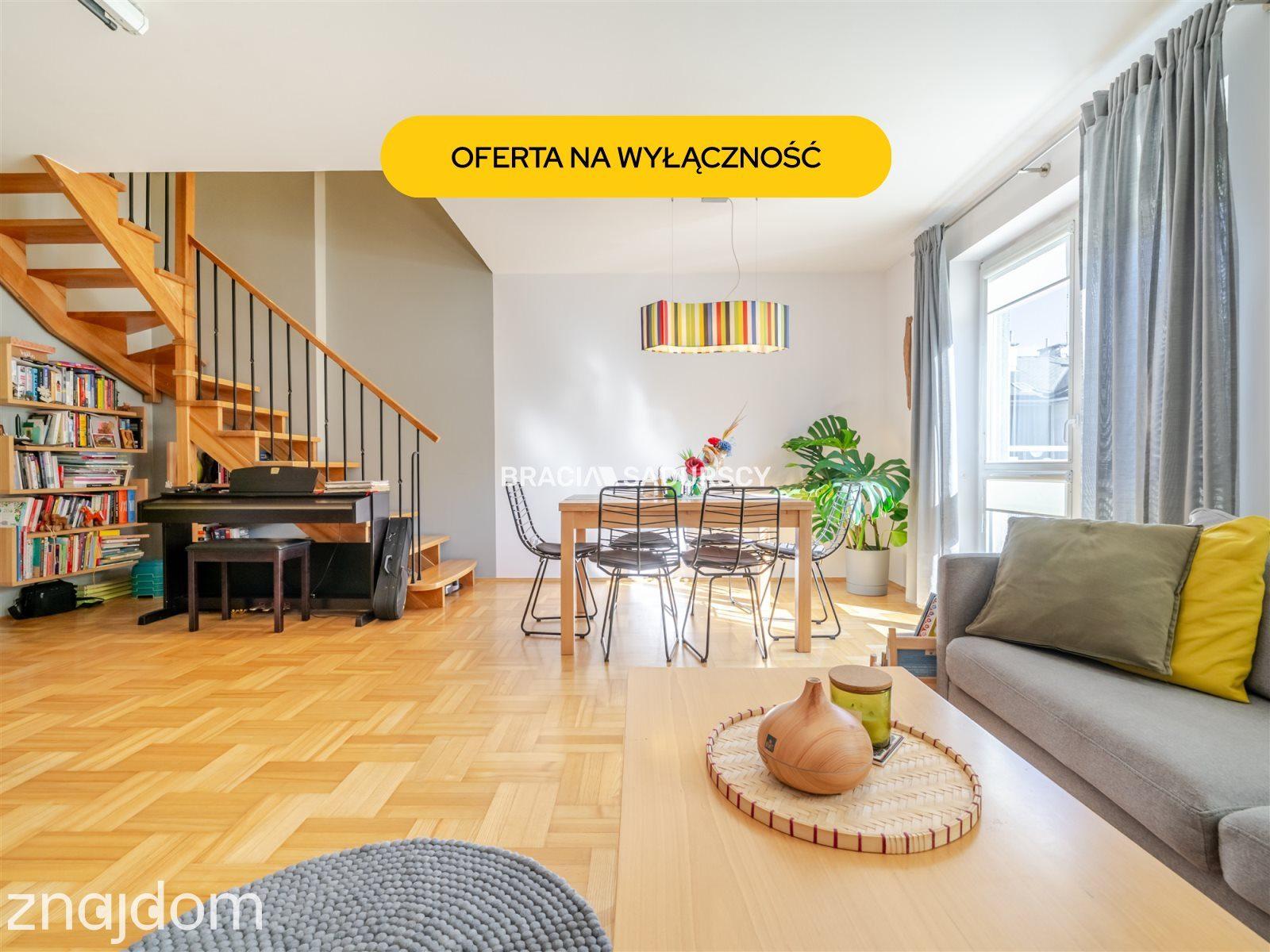 Dwupoziomowe z balkonem, komórka, garaż