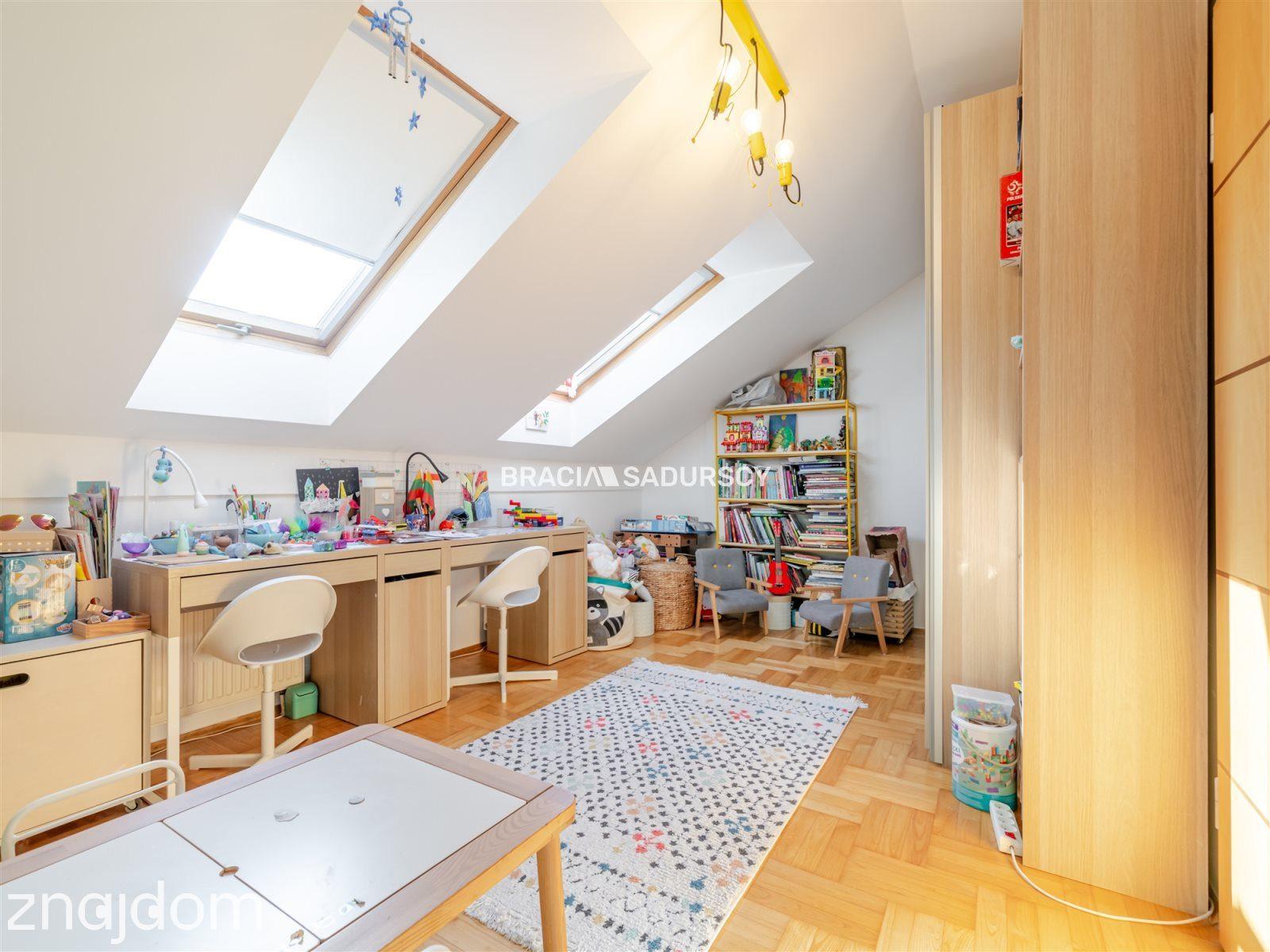 Dwupoziomowe z balkonem, komórka, garaż - zdjęcie 16