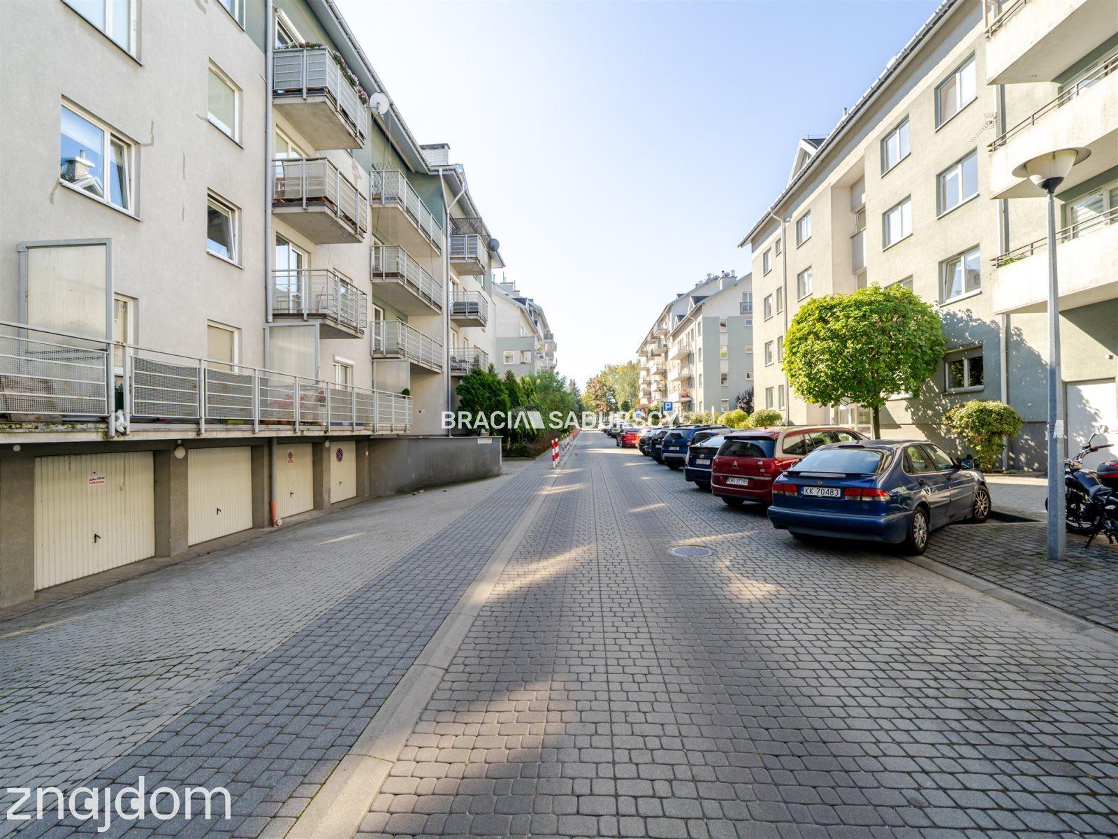 Dwupoziomowe z balkonem, komórka, garaż - zdjęcie 21