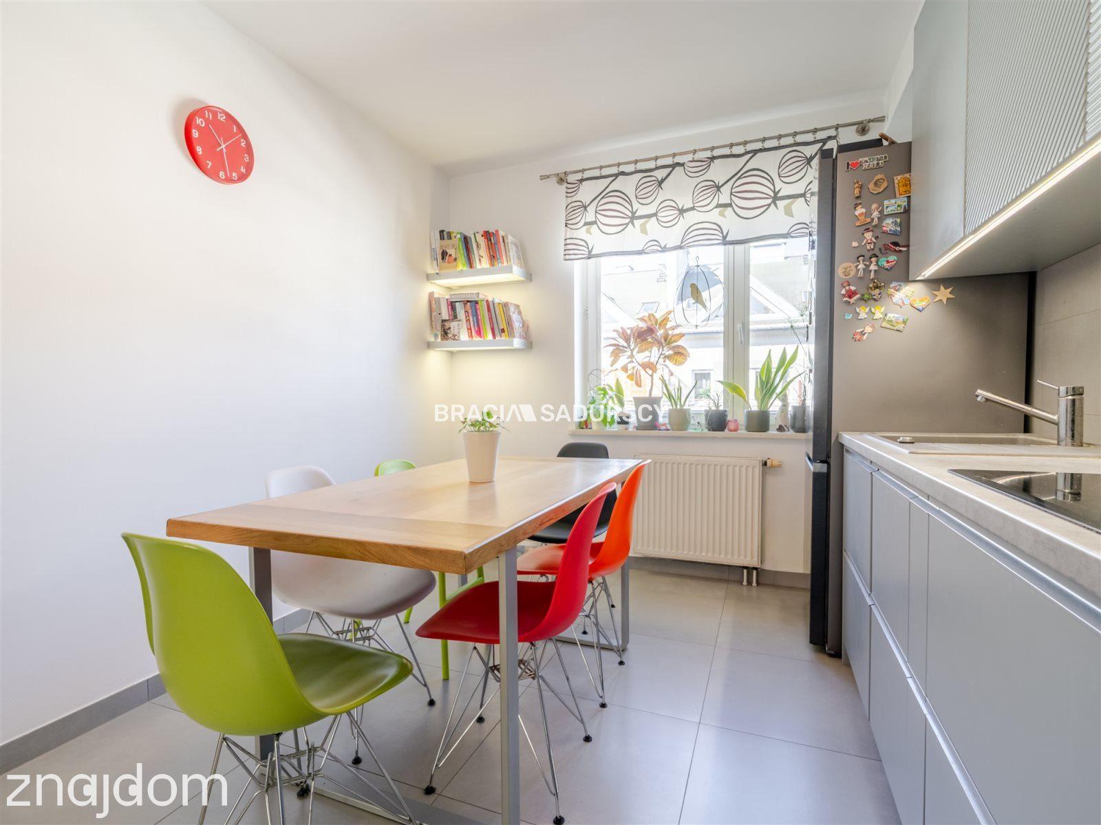 Dwupoziomowe z balkonem, komórka, garaż - zdjęcie 28