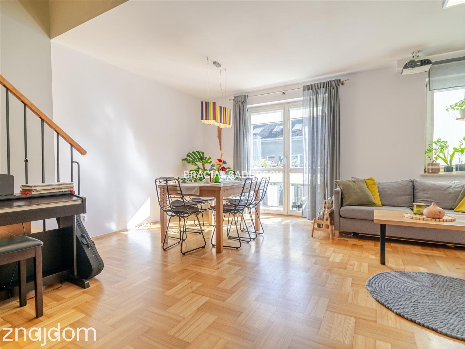 Dwupoziomowe z balkonem, komórka, garaż - zdjęcie 31