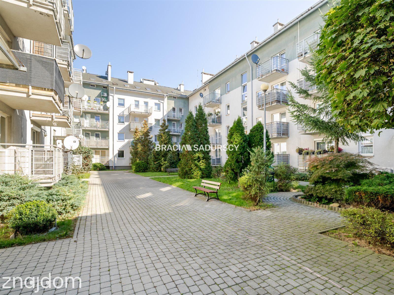 Dwupoziomowe z balkonem, komórka, garaż - zdjęcie 40