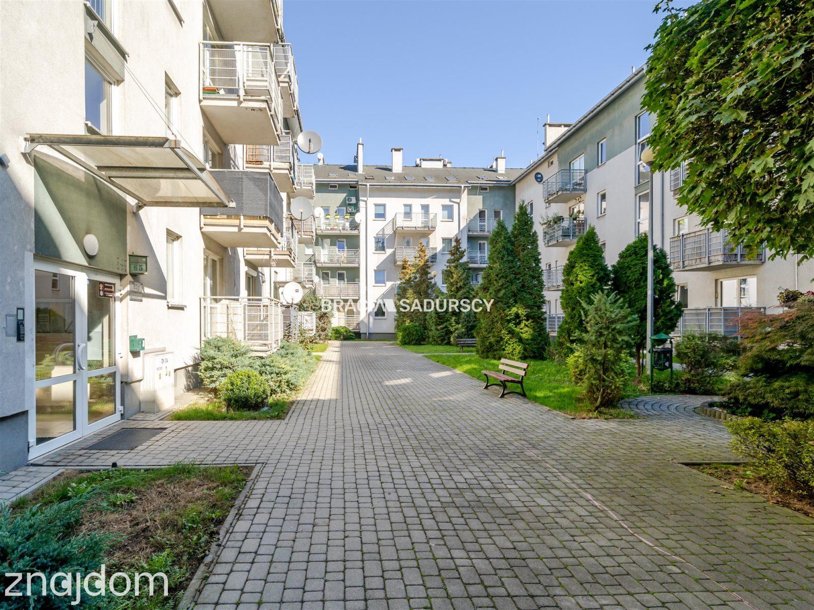 Dwupoziomowe z balkonem, komórka, garaż - zdjęcie 41