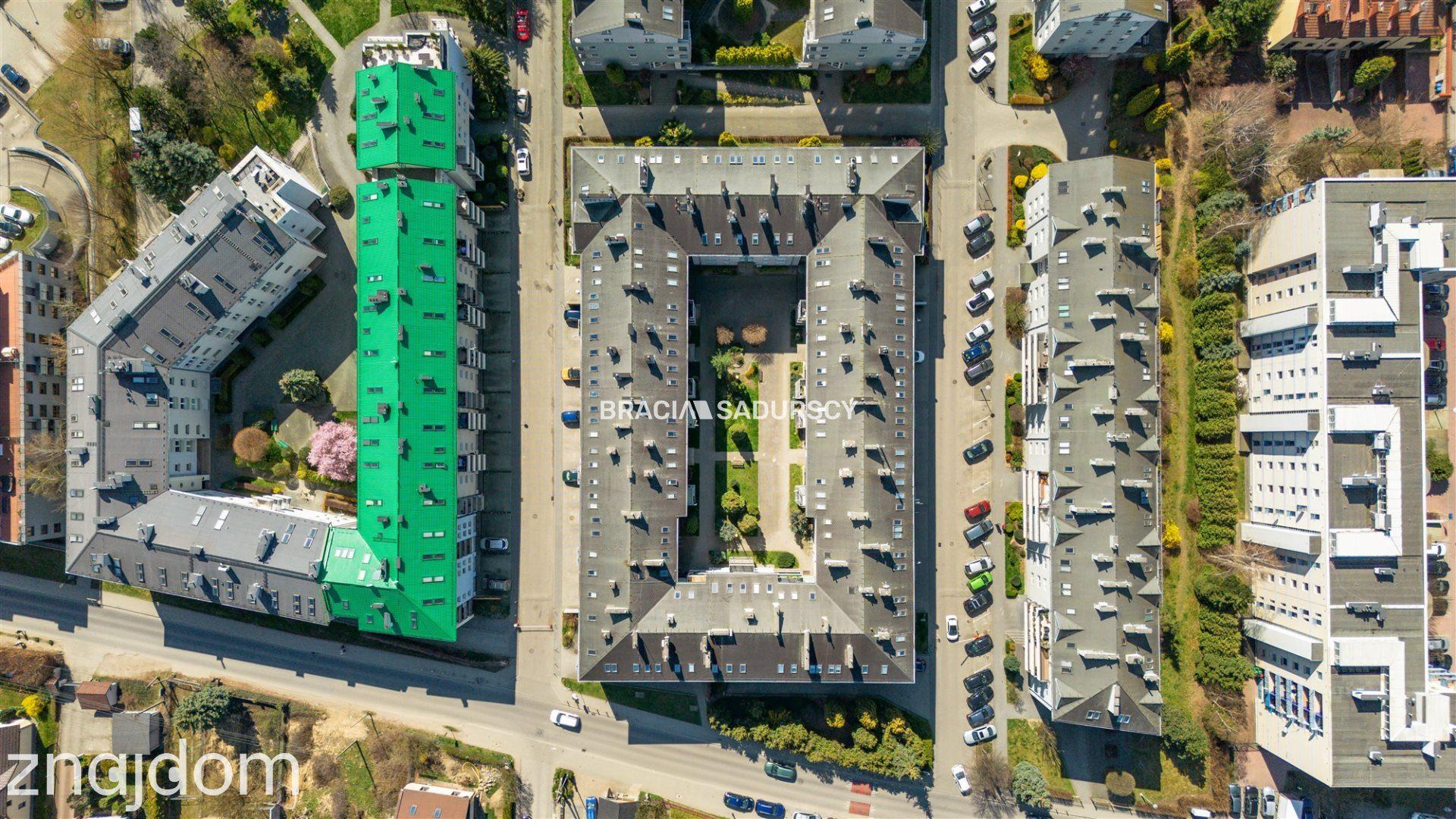 Dwupoziomowe z balkonem, komórka, garaż - zdjęcie 43