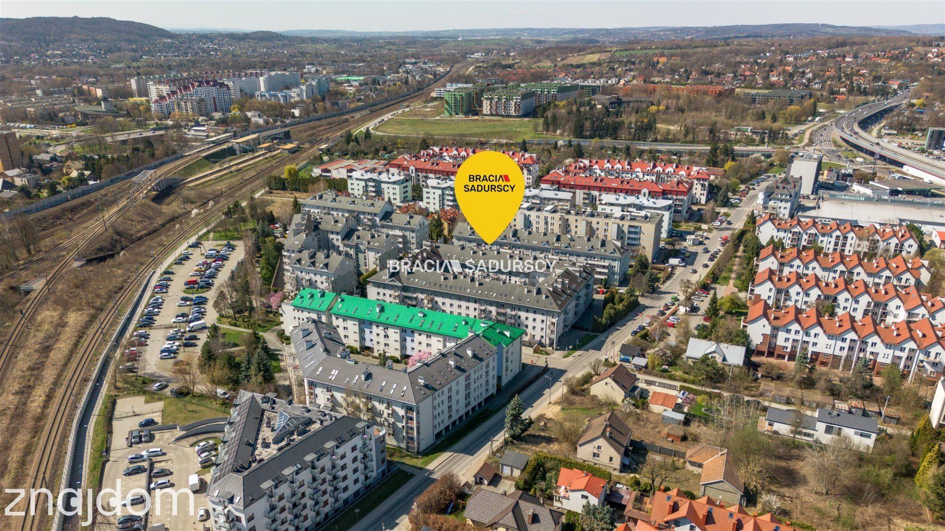 Dwupoziomowe z balkonem, komórka, garaż - zdjęcie 46