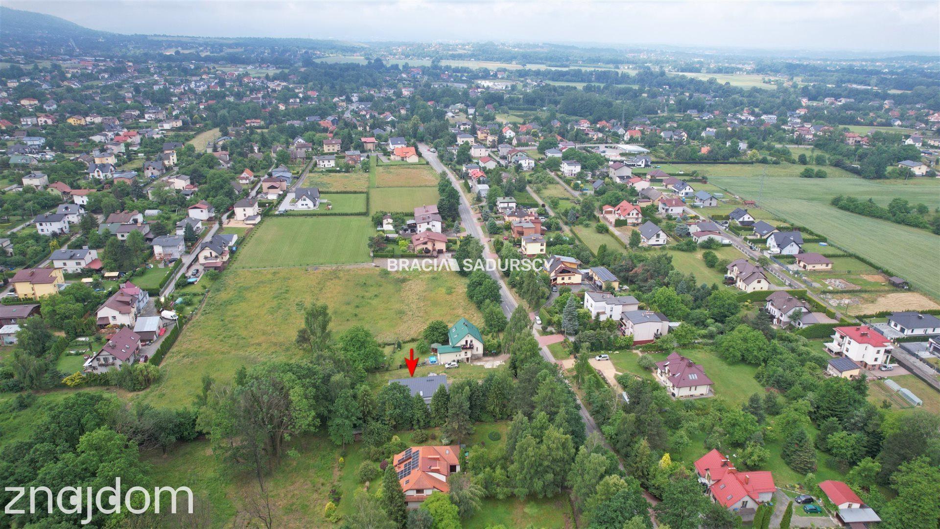 Dom jednorodzinny z basenem - zdjęcie 21