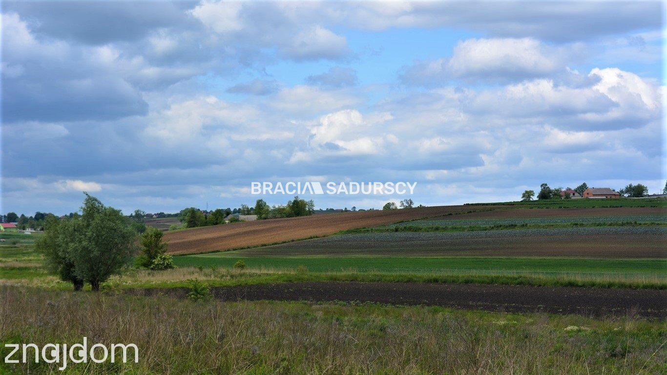 Działka w całości budowlana o pow.: 1464 m2