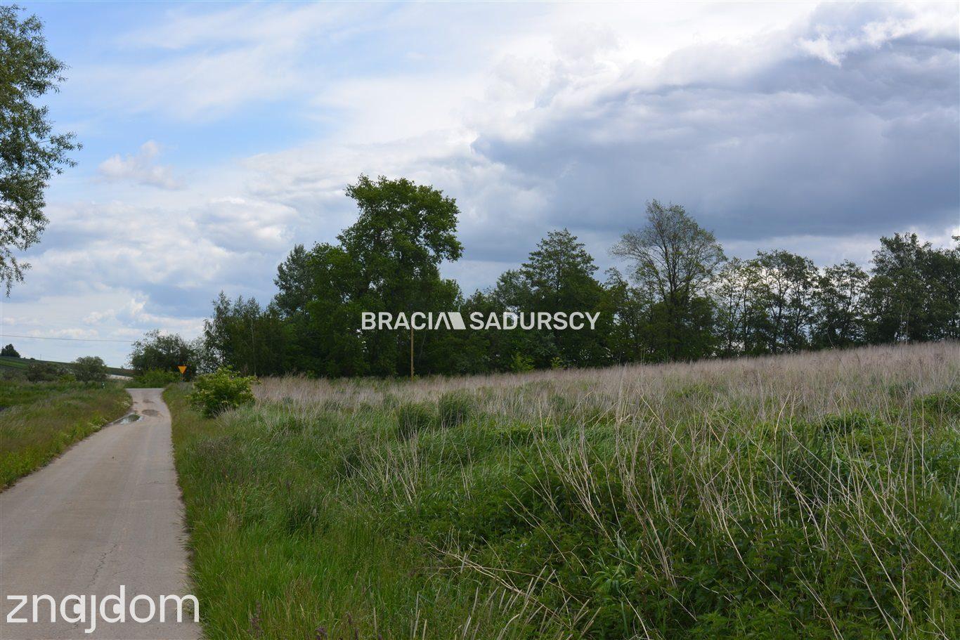 Działka w całości budowlana o pow.: 1313 m2