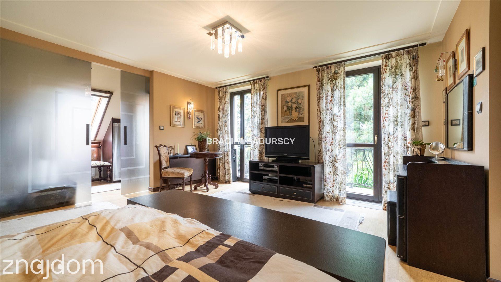 ZADBANY,WYSOKI STANDARD DOM OK 230 M2 - zdjęcie 16