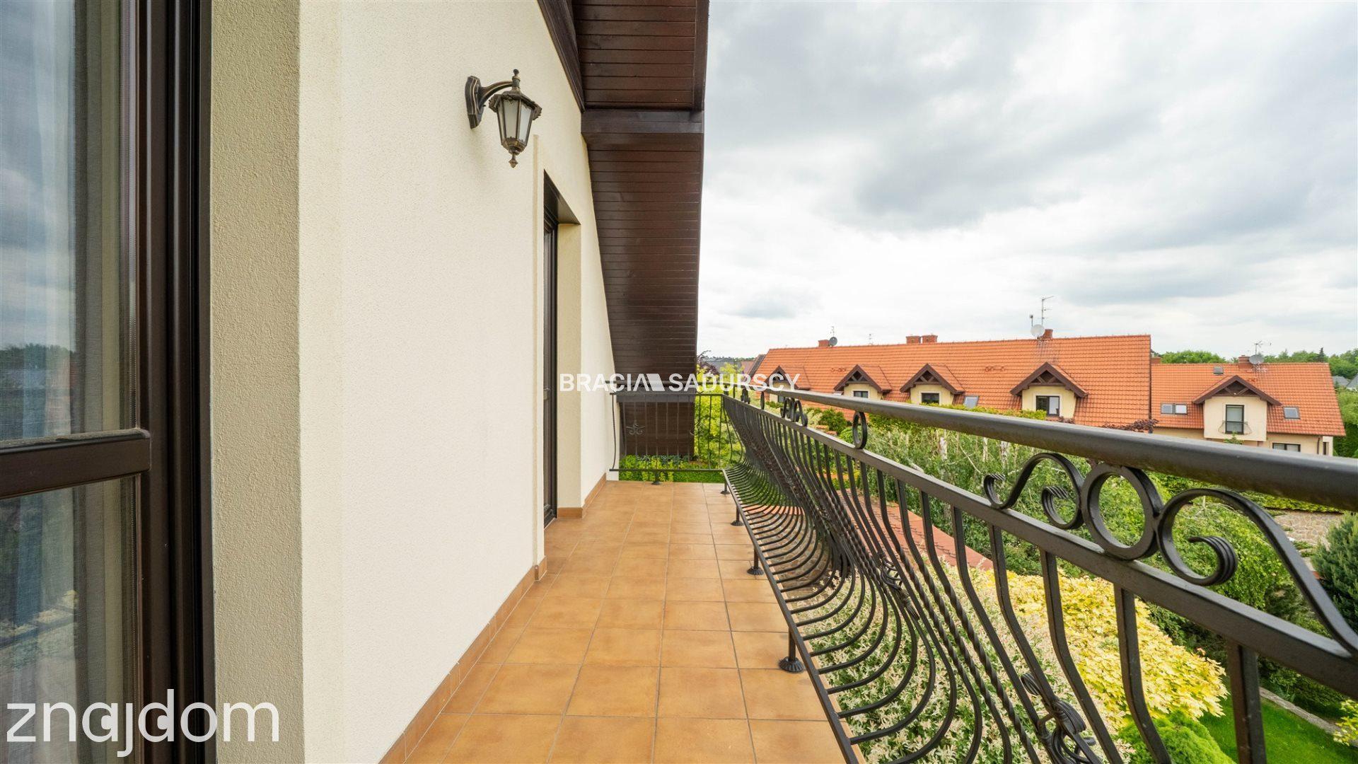 ZADBANY,WYSOKI STANDARD DOM OK 230 M2 - zdjęcie 21