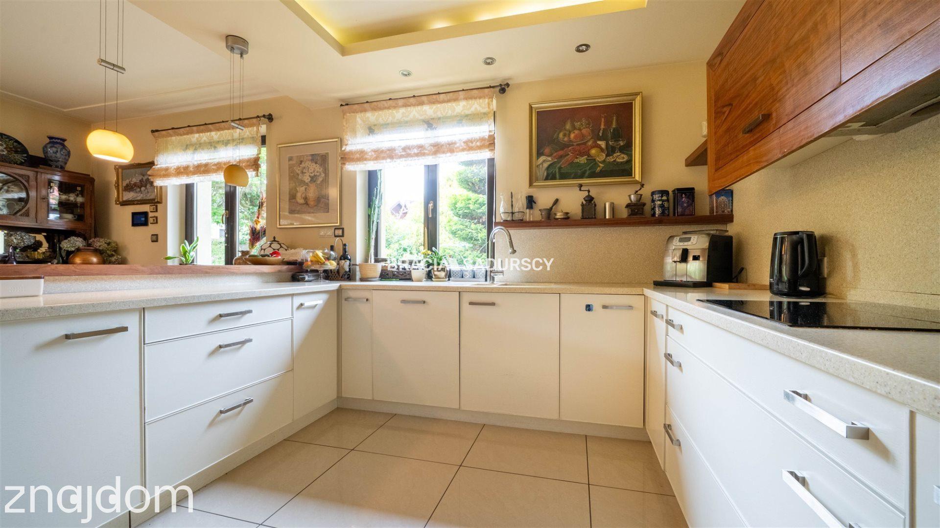 ZADBANY,WYSOKI STANDARD DOM OK 230 M2 - zdjęcie 26