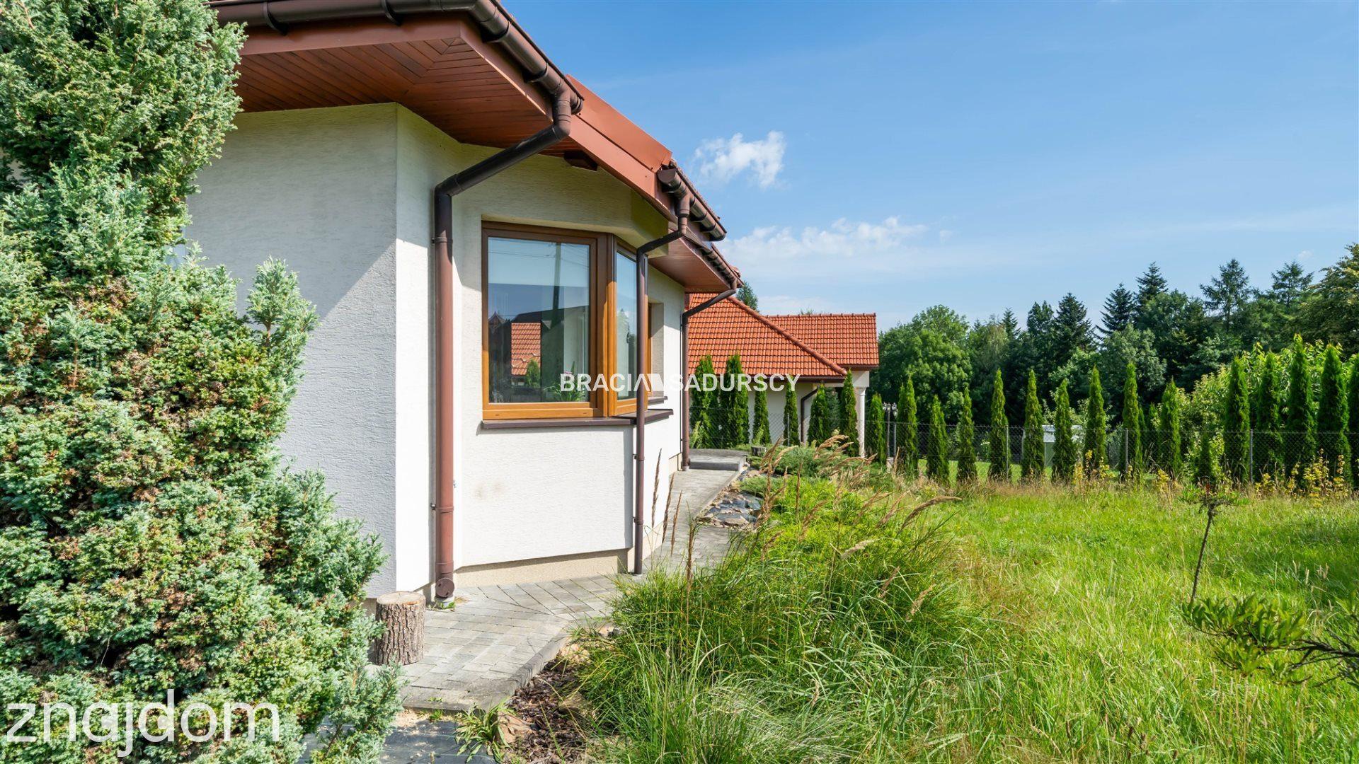 Nowoczesny dom parterowy w Łapanowie - zdjęcie 28