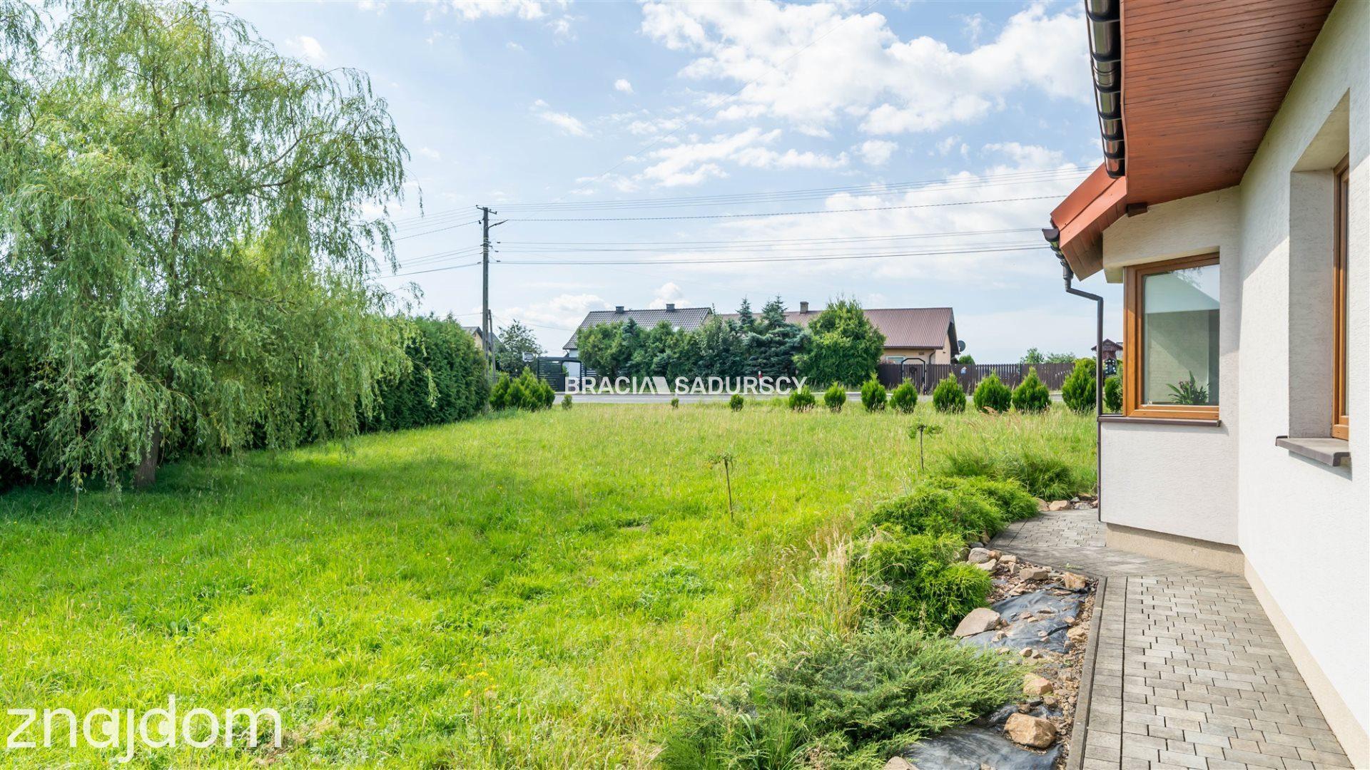 Nowoczesny dom parterowy w Łapanowie - zdjęcie 29