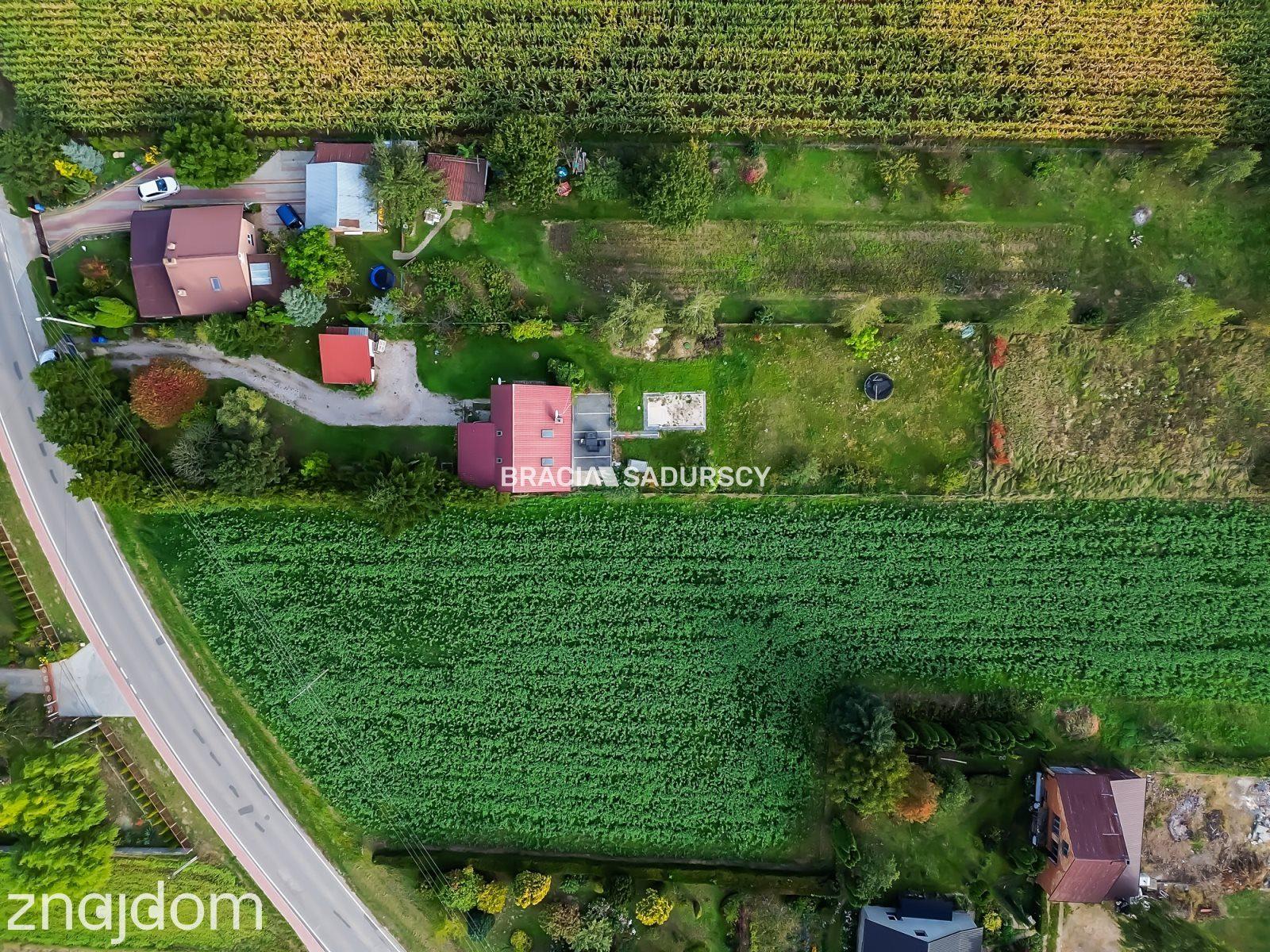 Dom z klimatem do odświeżenia na pięknej działce ! - zdjęcie 25