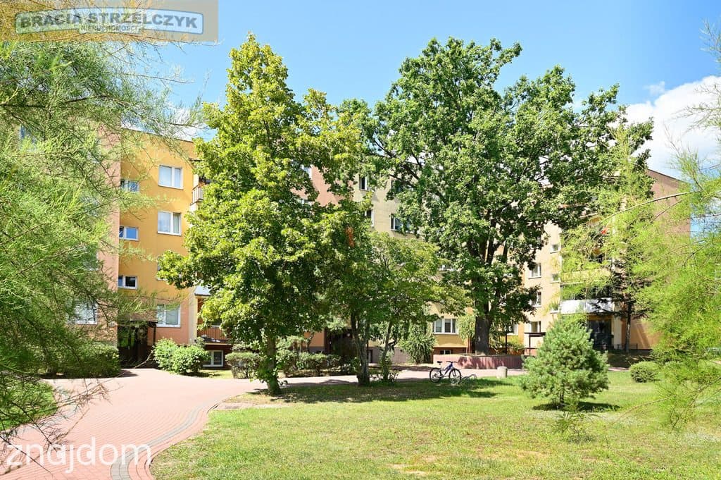 Zadbane, dwustronne, 4-pokoje, w otoczeniu zieleni - zdjęcie 10