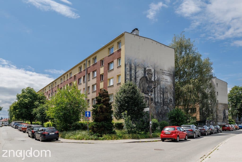 Jasne, z kuchnią i łazienką po remoncie - zdjęcie 14