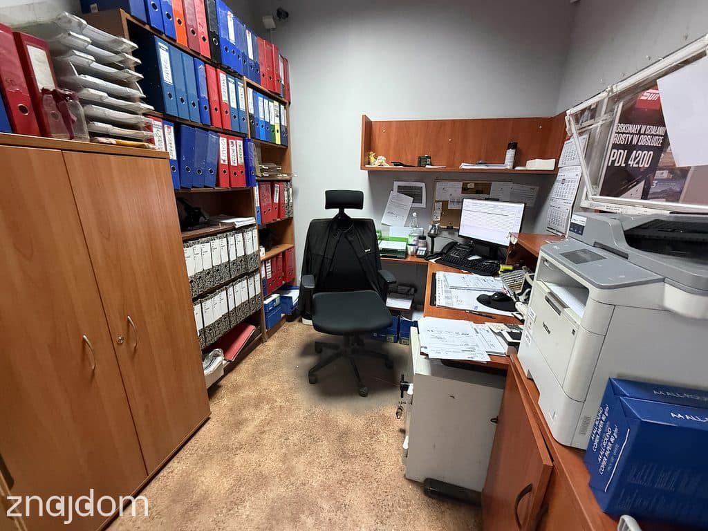 Magazyn z zapleczem biurowo-handlowym - zdjęcie 8