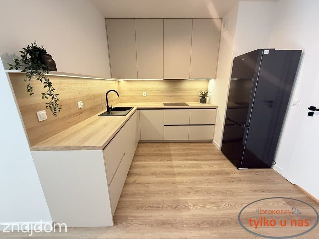 EXTRA NOWIUTKI APARTAMENT - ŁAZARZ KAWALERYJSKA 4 - zdjęcie 10