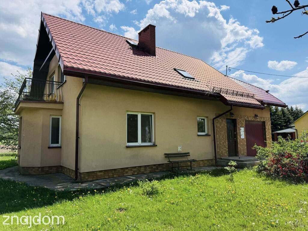 Na sprzedaż klimatyczny dom z prywatnym stawem