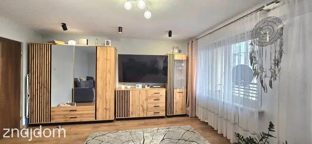 Mieszkanie trzypokojowe z balkonem