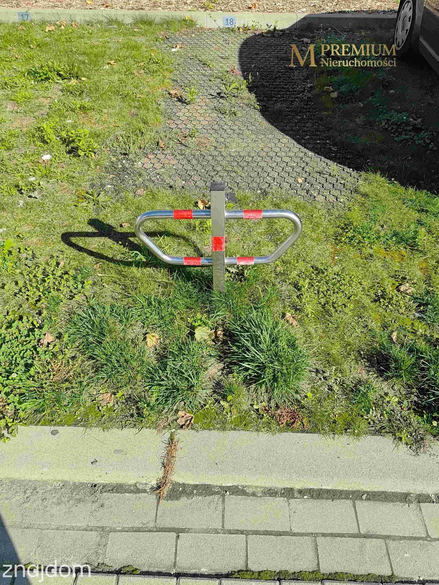 Salon z aneksem z klimą balkonem + 2 m. postojowe - zdjęcie 14