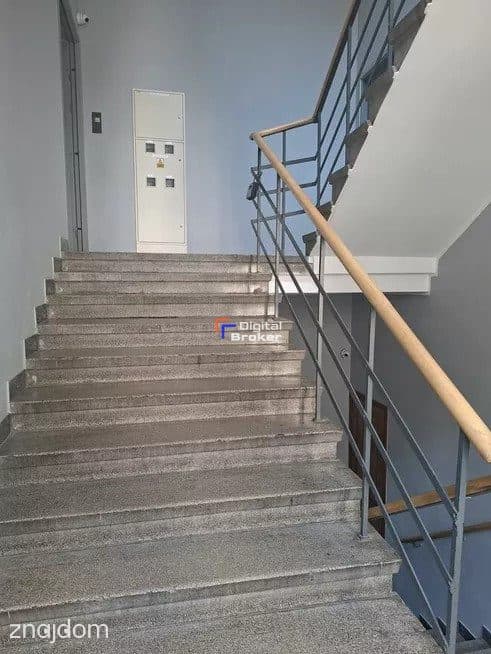 Kawalerka w wyjątkowej lokalizacji - ul Chmielna - zdjęcie 5