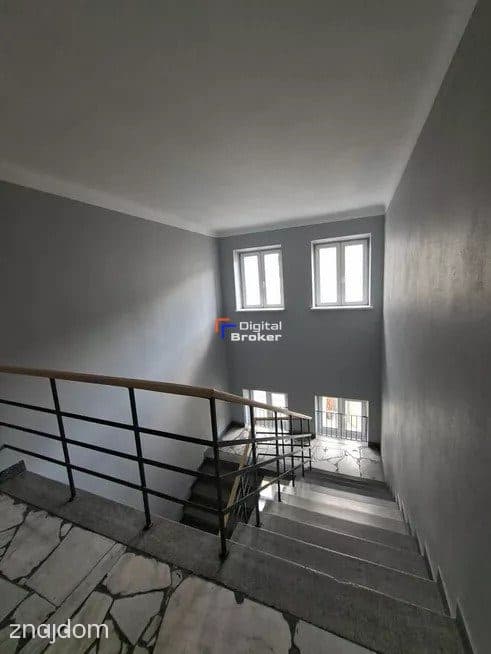 Kawalerka w wyjątkowej lokalizacji - ul Chmielna - zdjęcie 6