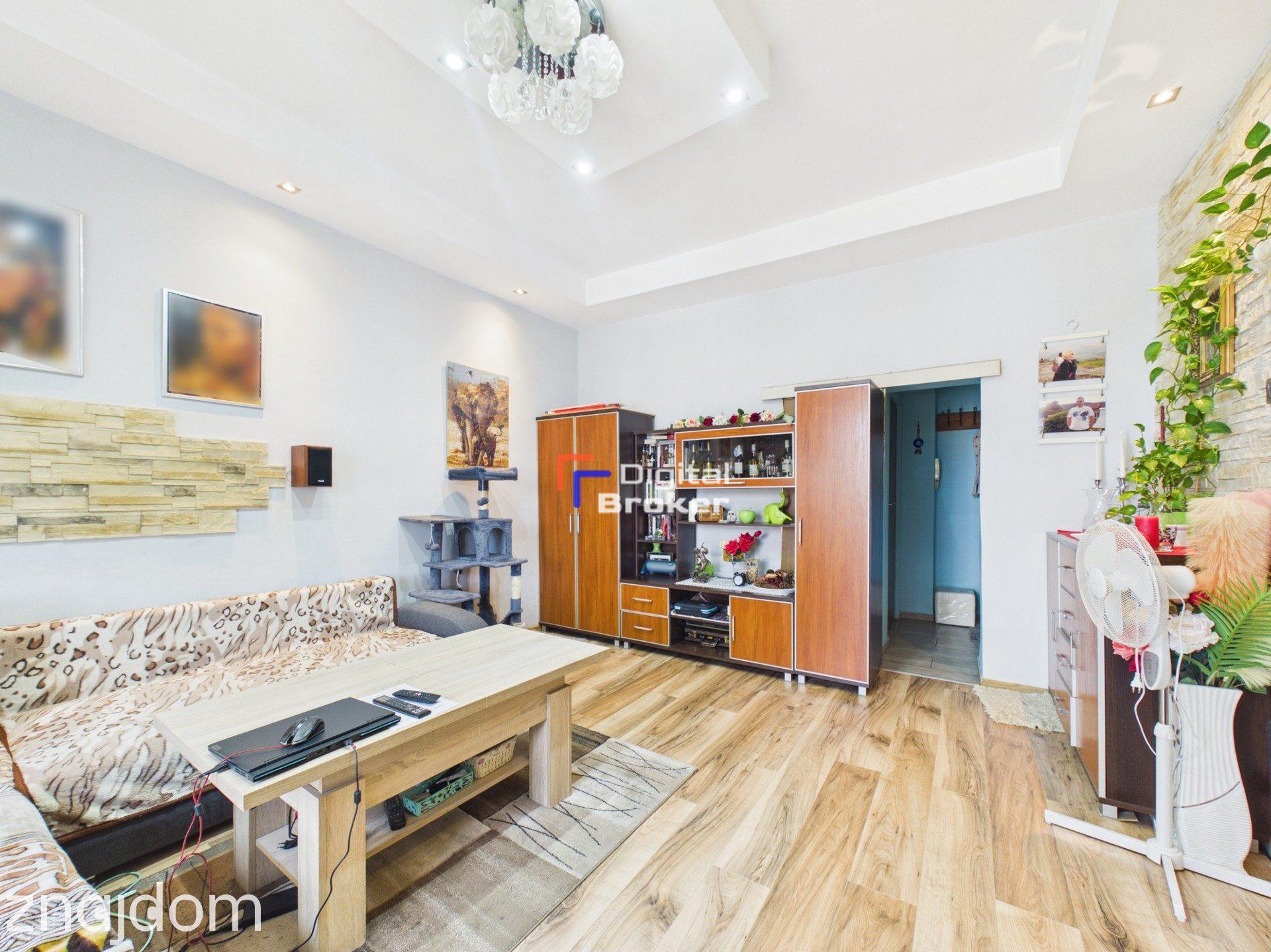 70 m2 / blisko STAWIKÓW! / 2 pokoje, duża kuchnia / po remoncie - zdjęcie 2