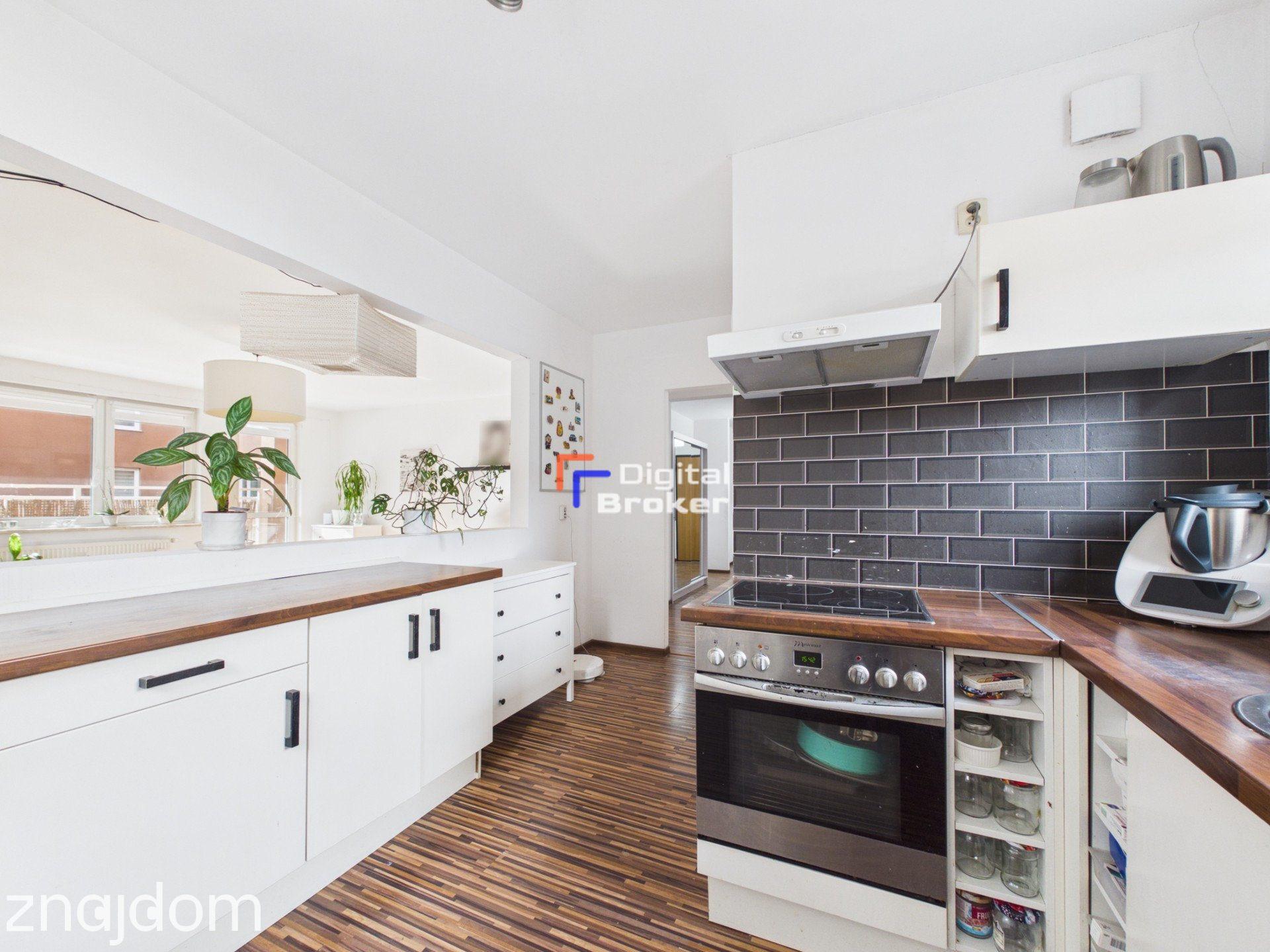Apartament z dużym balkonem / zamykane osiedle / całodobowa ochrona