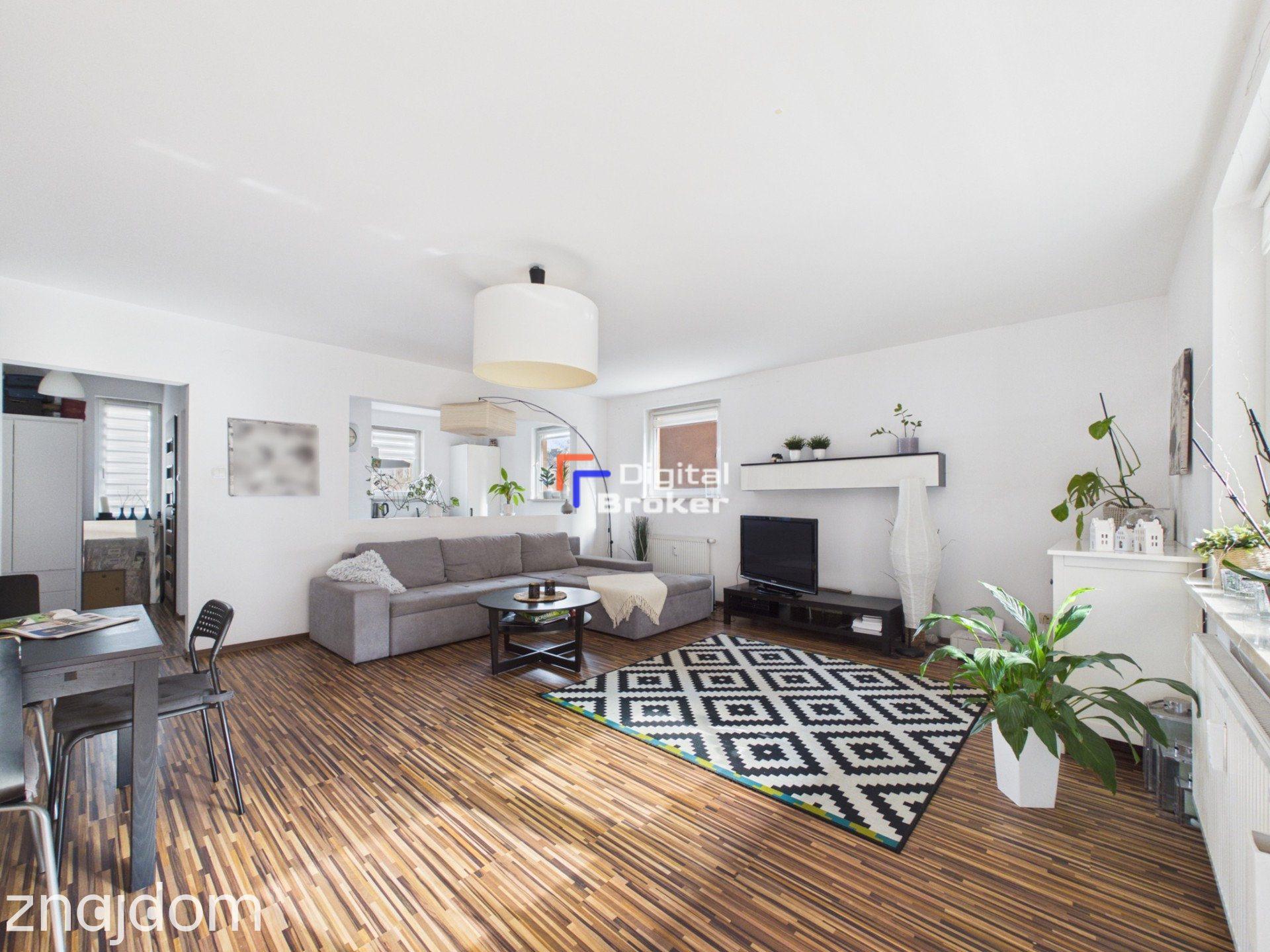 Apartament z dużym balkonem / zamykane osiedle / całodobowa ochrona - zdjęcie 3