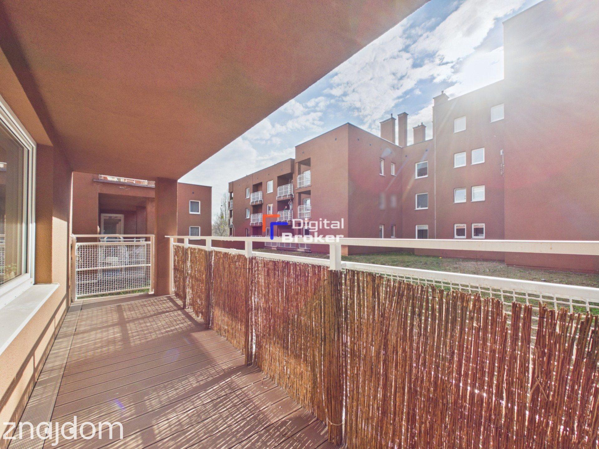 Apartament z dużym balkonem / zamykane osiedle / całodobowa ochrona - zdjęcie 5