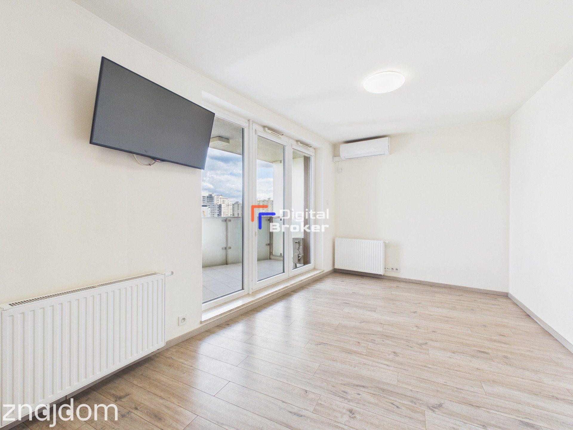 Studio z loggią | Manhattan Place | Metro Wilanowska | Ostatnie piętro