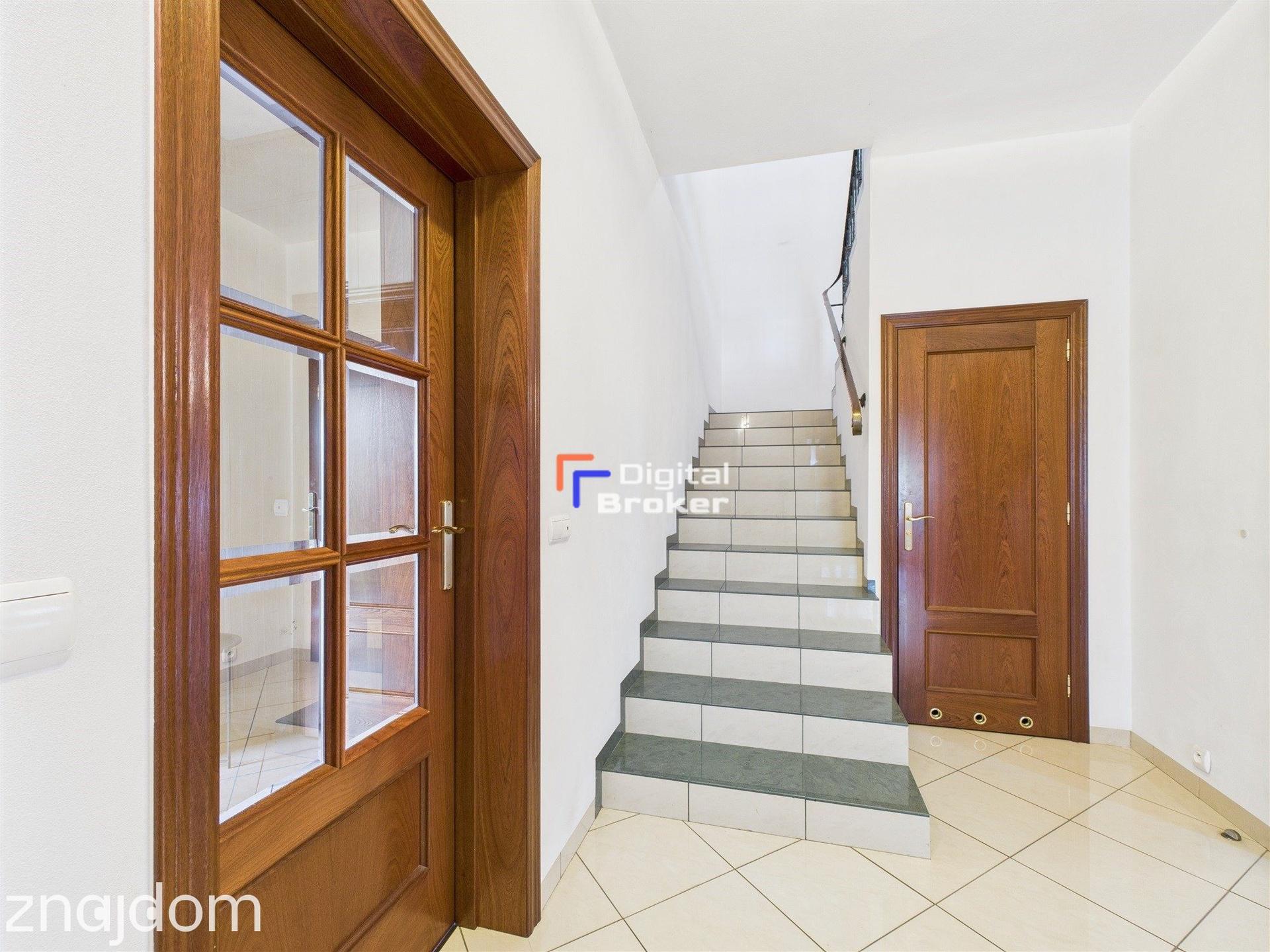 | Dom 280 m² | Willowa okolica | Duży ogród | Metro Bródno | - zdjęcie 4