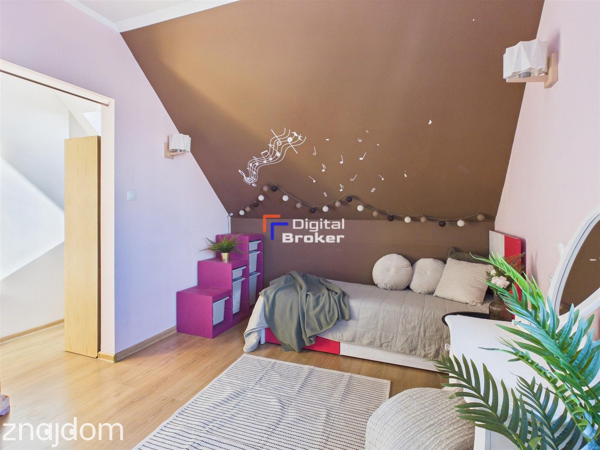 Rodzinny Dom 156 m2 plus 66m2 p. użytkowej/ogród 550 m2 - zdjęcie 11
