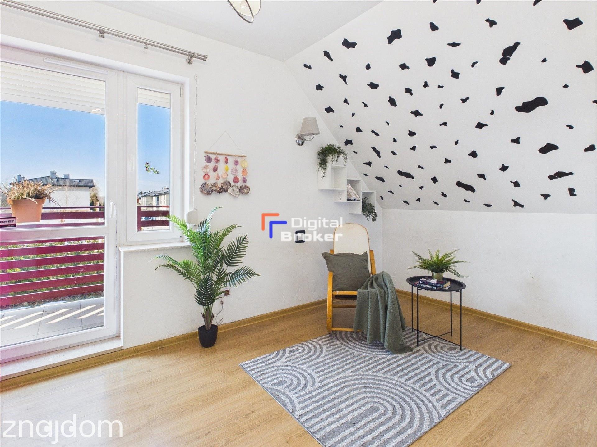 Rodzinny Dom 156 m2 plus 66m2 p. użytkowej/ogród 550 m2 - zdjęcie 12