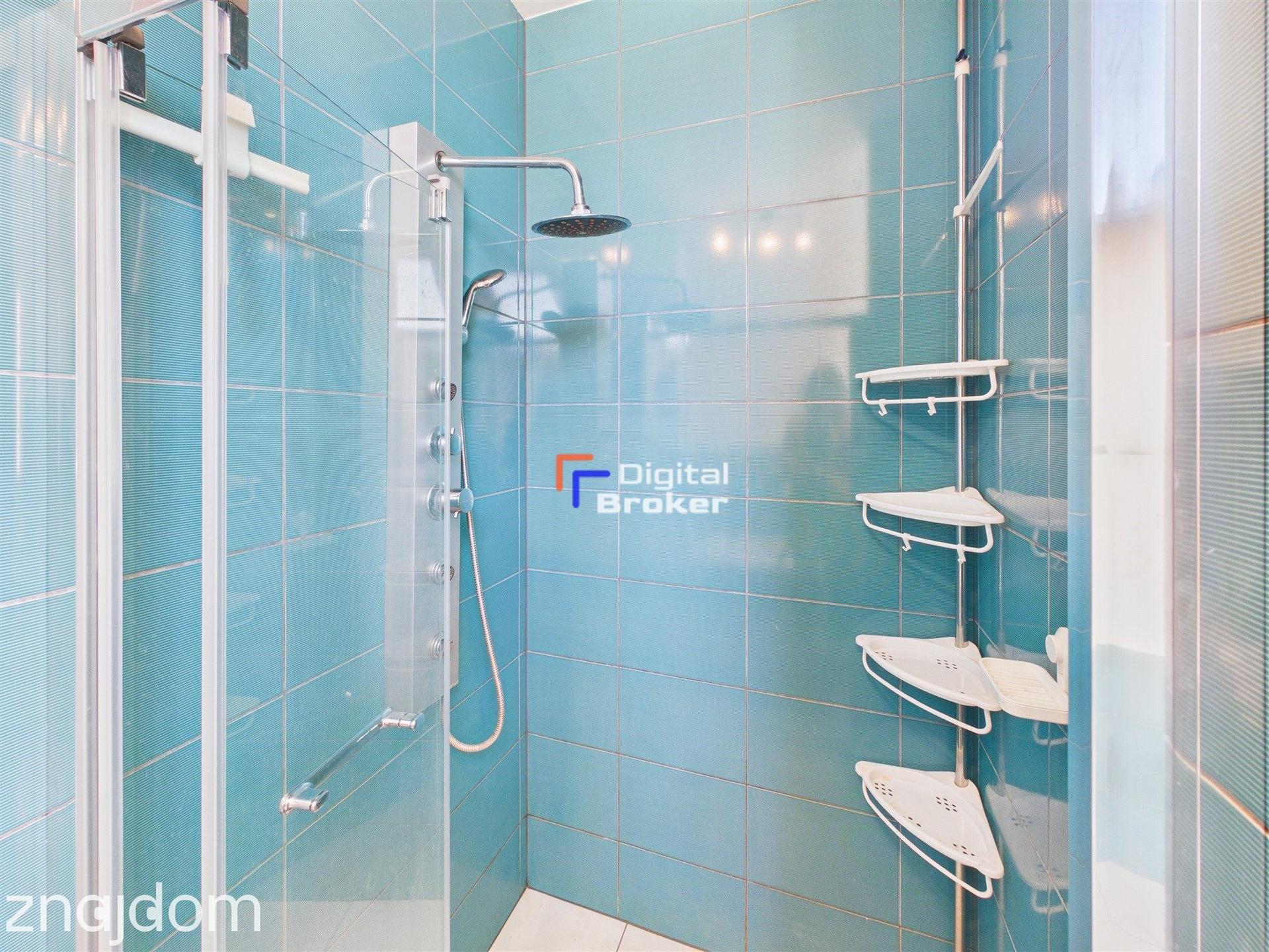 Rodzinny Dom 156 m2 plus 66m2 p. użytkowej/ogród 550 m2 - zdjęcie 16