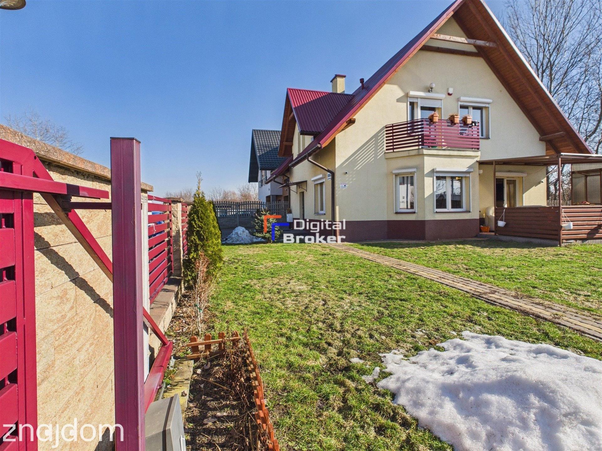 Rodzinny Dom 156 m2 plus 66m2 p. użytkowej/ogród 550 m2 - zdjęcie 20