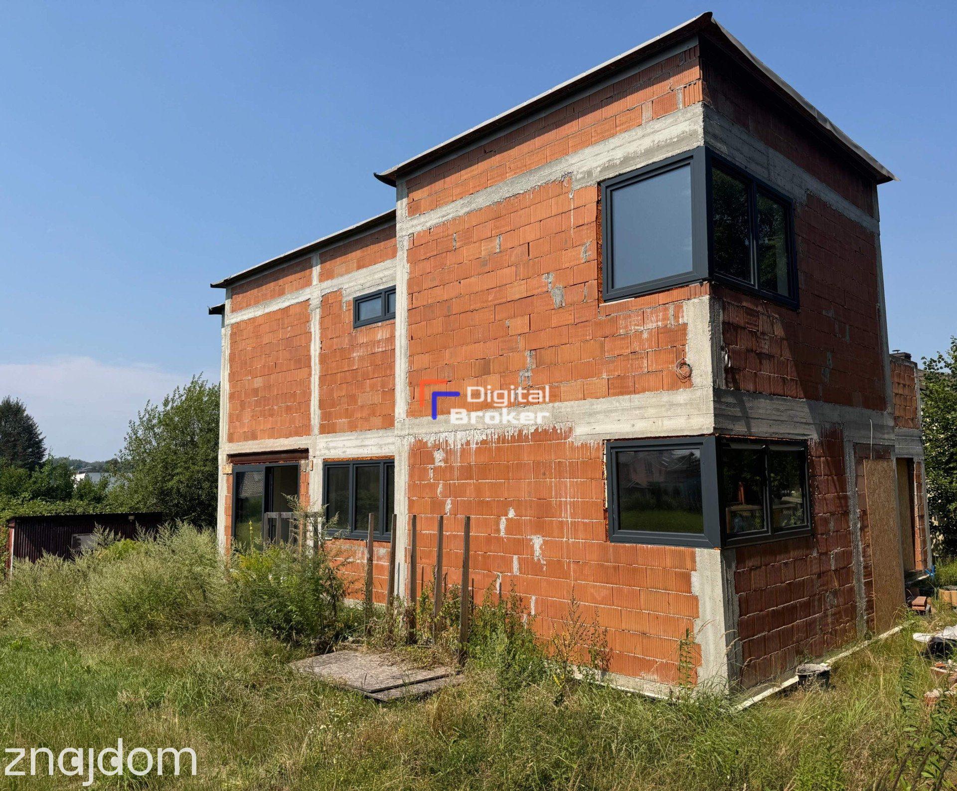 Willa 239 m² | 8 pokoi | duży garaż i działka! - zdjęcie 2