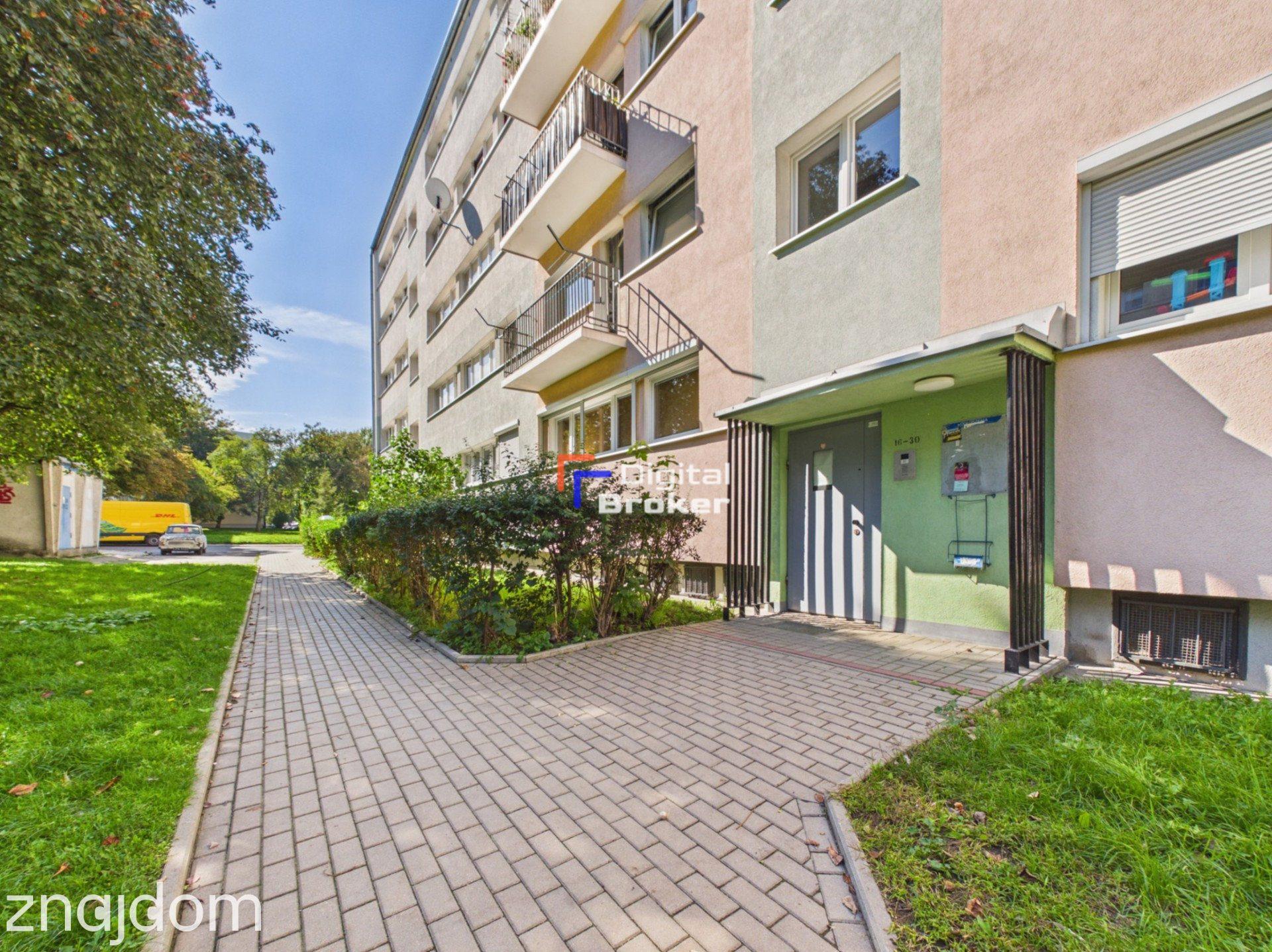 Komfortowe 2 Pokoje / Balkon / 3 Piętro / Do Remontu