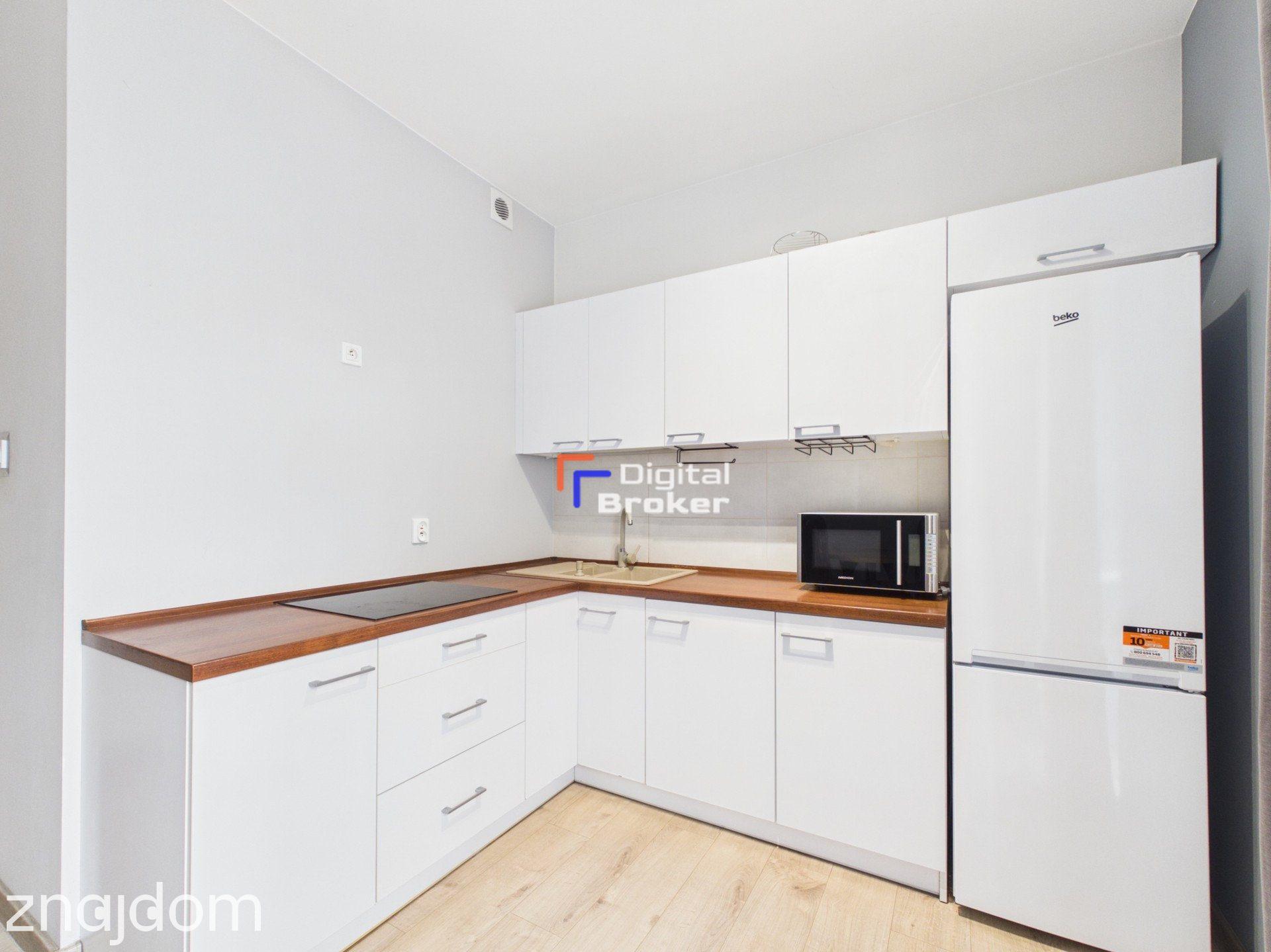 2 pokoje w budynku po rewitalizacji / duży balkon / komórka - zdjęcie 2